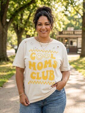 Zutter Cool Moms Club Distressed Graphic Tee Cream Yellow Large